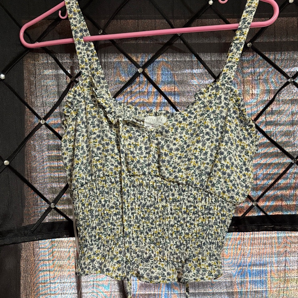🔆2 for $6 🔆 Flower tank top